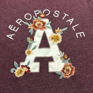 Aeropostale junior’s short sleeve tee shirt.